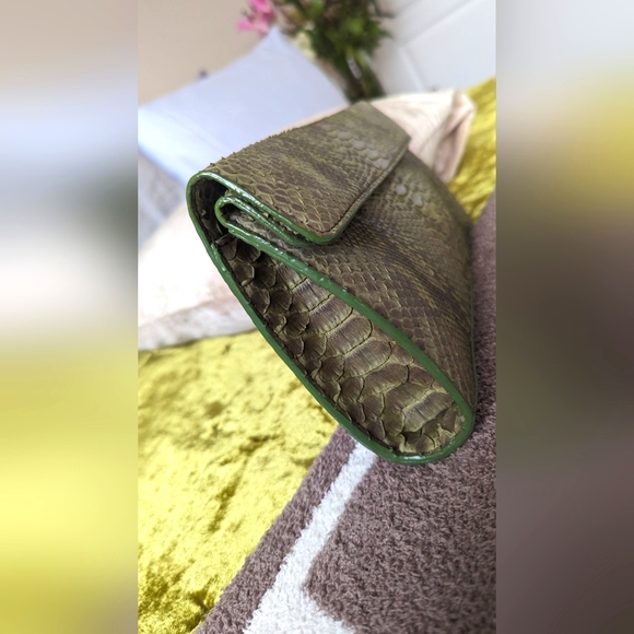 Vivo Genuine Python Clutch - Picture 6 of 11